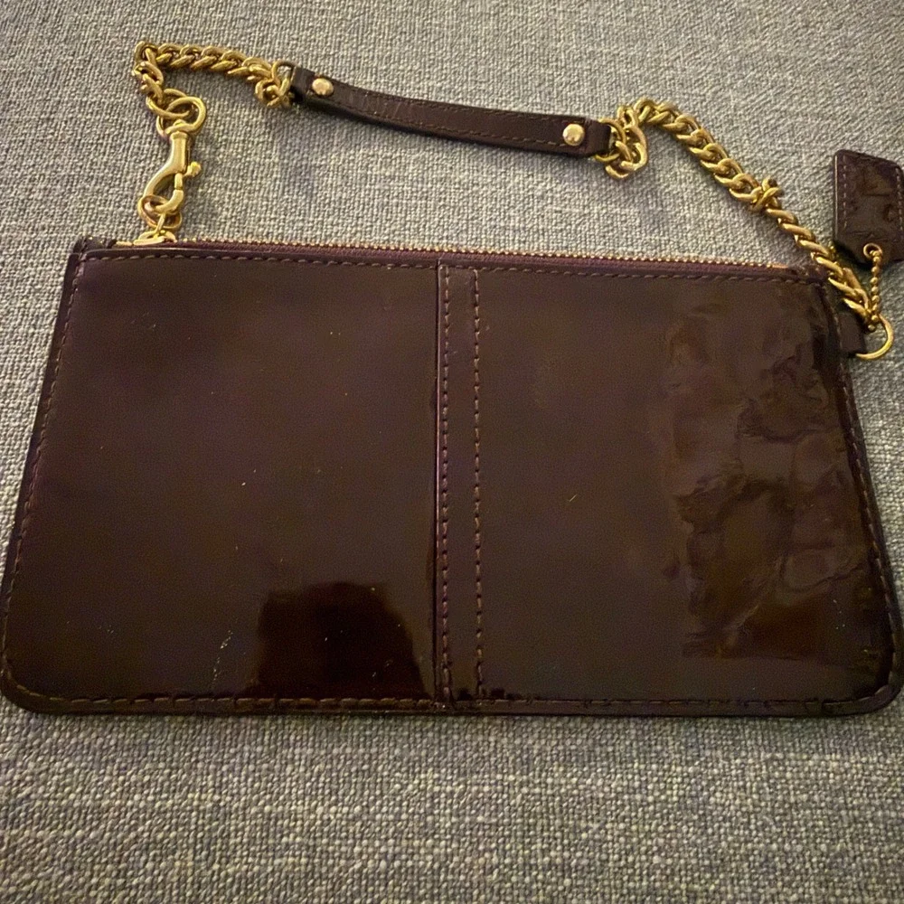 Coach Madison Purple Patent Leather Wristlet Gold Horse & Carriage Logo Chain - Picture 6 of 9